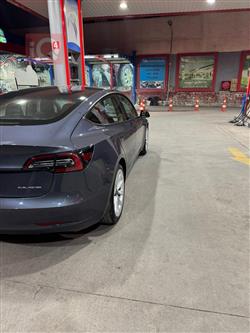 تسلا موديل 3